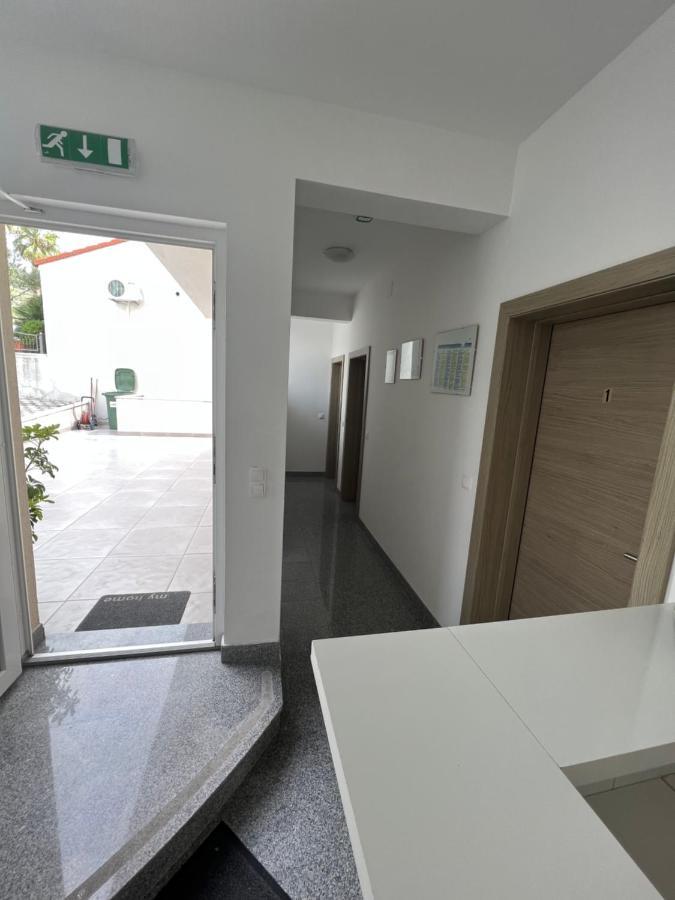 Apartments King Podstrana Bagian luar foto